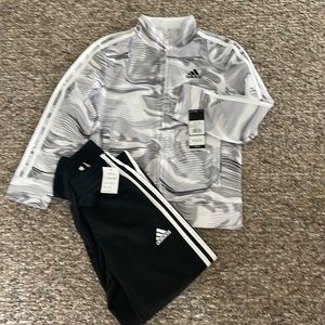 Boys Adidas size 8 /small -2 piece jogging set
